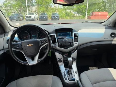 Used 2014 Chevrolet Cruze LT FWD image 6