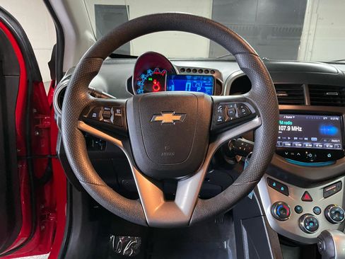 Used 2014 Chevrolet Sonic LT image 16