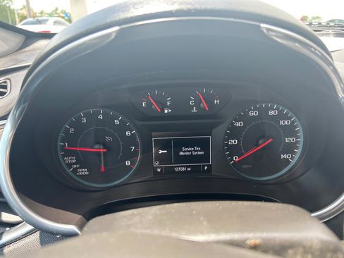 Used 2020 Chevrolet Malibu LT FWD image 14