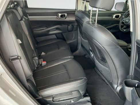 Used 2024 Kia Sorento S w/ Panoramic Sunroof Package FWD image 22