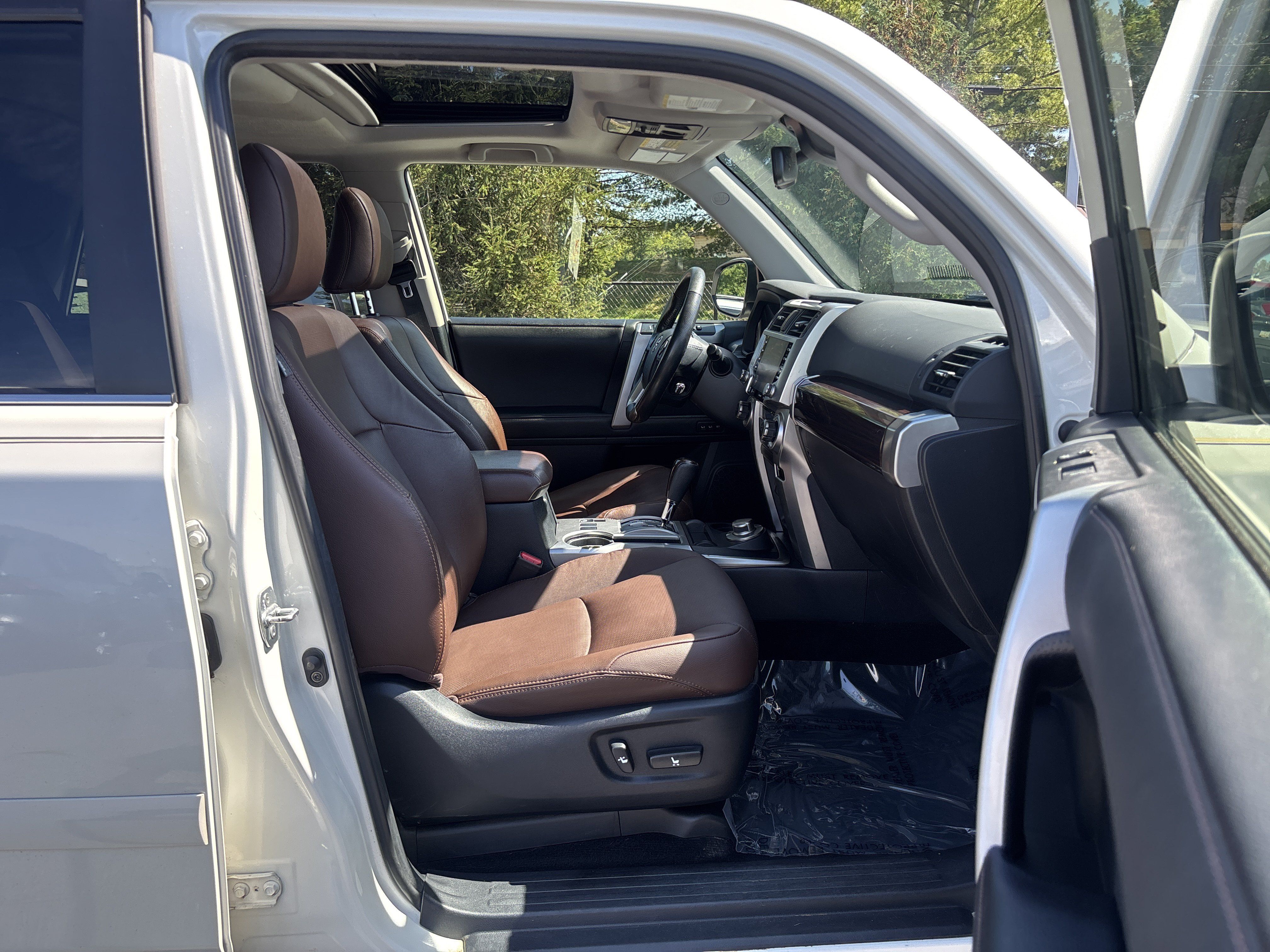 Used 2023 Toyota 4Runner Limited AWD/4WD image 19