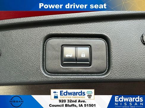 Used 2023 Nissan Pathfinder SL w/ Black Appearance Package AWD/4WD image 13