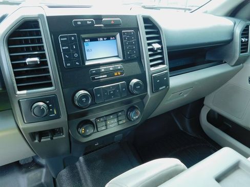 Used 2022 Ford F550 4x4 Crew Cab Super Duty w/ Power Equipment Group image 21