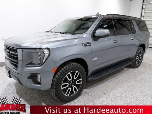 Used 2022 GMC Yukon XL AT4 image 2