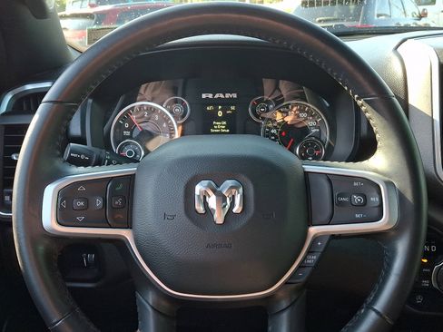 Used 2024 RAM 1500 Big Horn AWD/4WD image 18