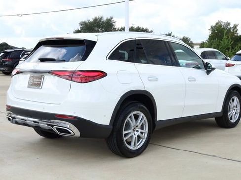 Used 2025 Mercedes-Benz GLC 300 4MATIC image 6