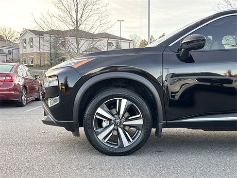 Used 2023 Nissan Rogue SL image 9