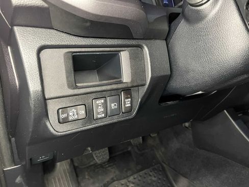Used 2018 Toyota Tacoma TRD Sport AWD/4WD image 24