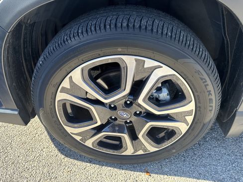 Certified 2023 Subaru Ascent Limited w/ Technology Package image 9