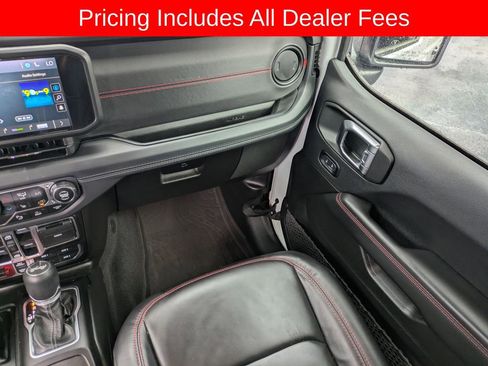 Used 2025 Jeep Wrangler Unlimited Rubicon w/ Safety Group AWD/4WD image 16