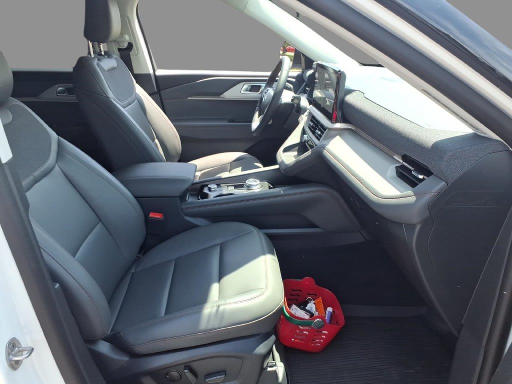 New 2026 Ford Explorer Active w/ Active Comfort Package AWD/4WD image 12