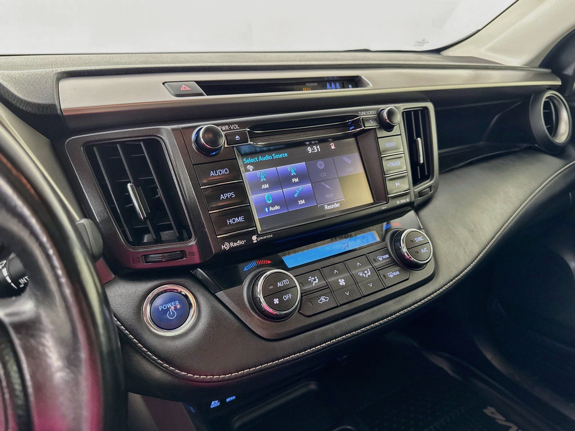 Certified 2018 Toyota RAV4 XLE AWD/4WD image 17