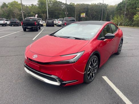Used 2024 Toyota Prius Prime Premium image 3