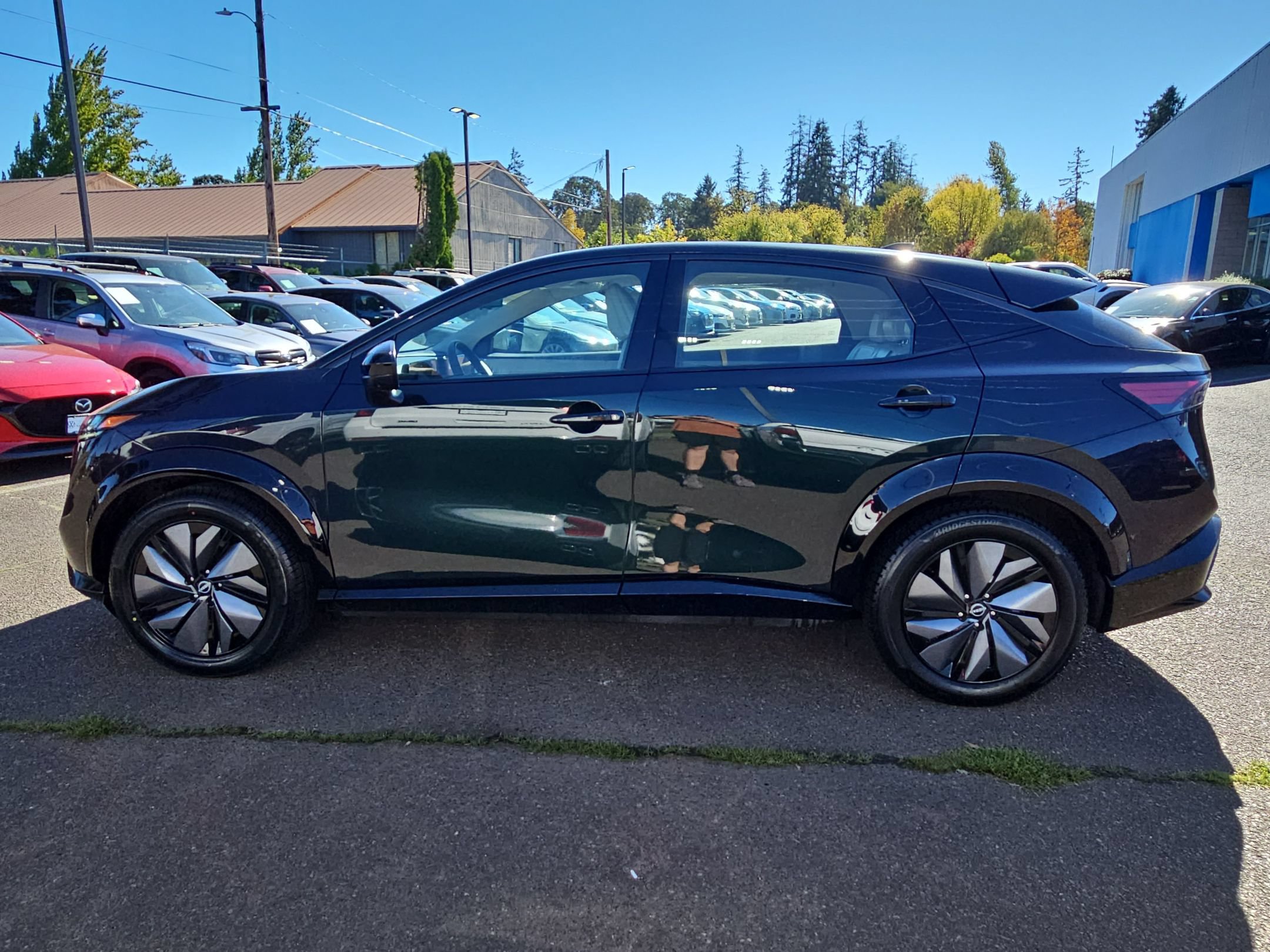 Used 2024 Nissan Ariya AWD image 2