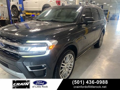 Used 2023 Ford Expedition Limited RWD image 1