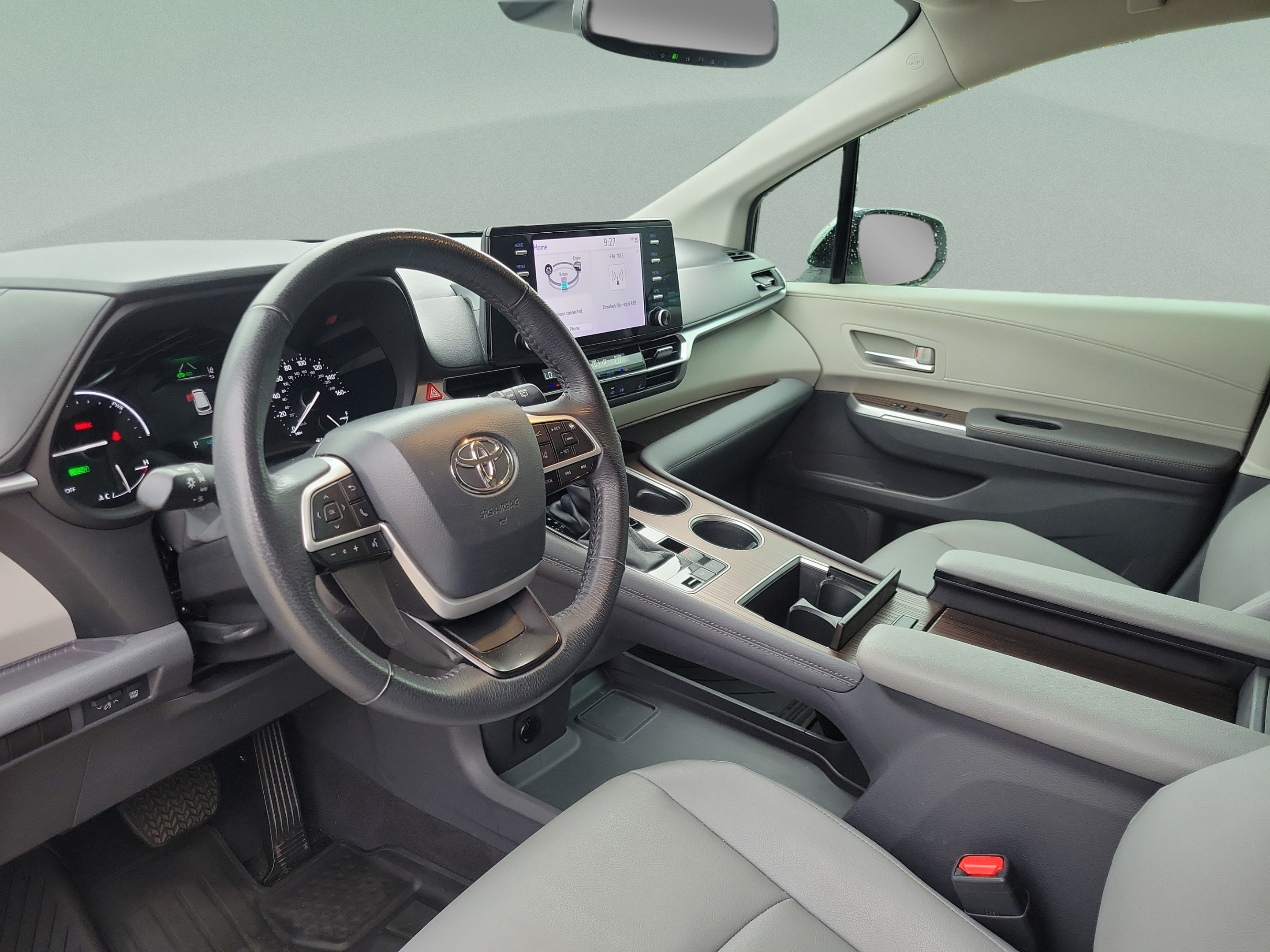 Certified 2024 Toyota Sienna XLE FWD image 8