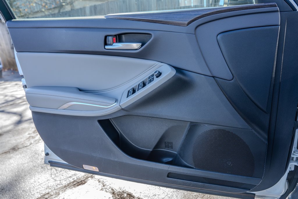 Used 2020 Toyota Avalon XLE FWD image 25
