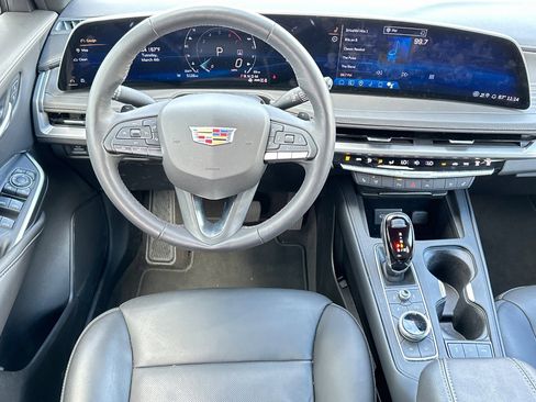 Used 2024 Cadillac XT4 Premium Luxury image 15