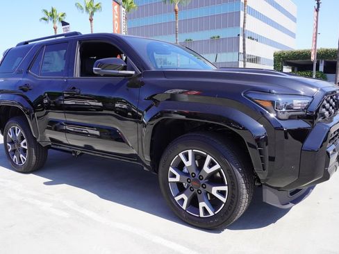 New 2026 Toyota 4Runner TRD Sport Premium AWD/4WD image 3