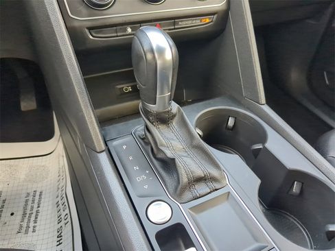 Used 2019 Volkswagen Atlas SE w/ Towing Package image 27