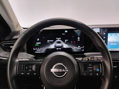 Used 2025 Nissan Kicks SR w/ Illumination Package image 12