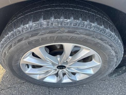 Used 2021 Kia Telluride LX FWD image 9