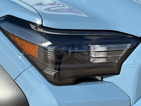 New 2026 Toyota 4Runner SR5 image 31