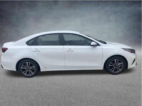 Used 2024 Kia Forte LXS FWD image 10