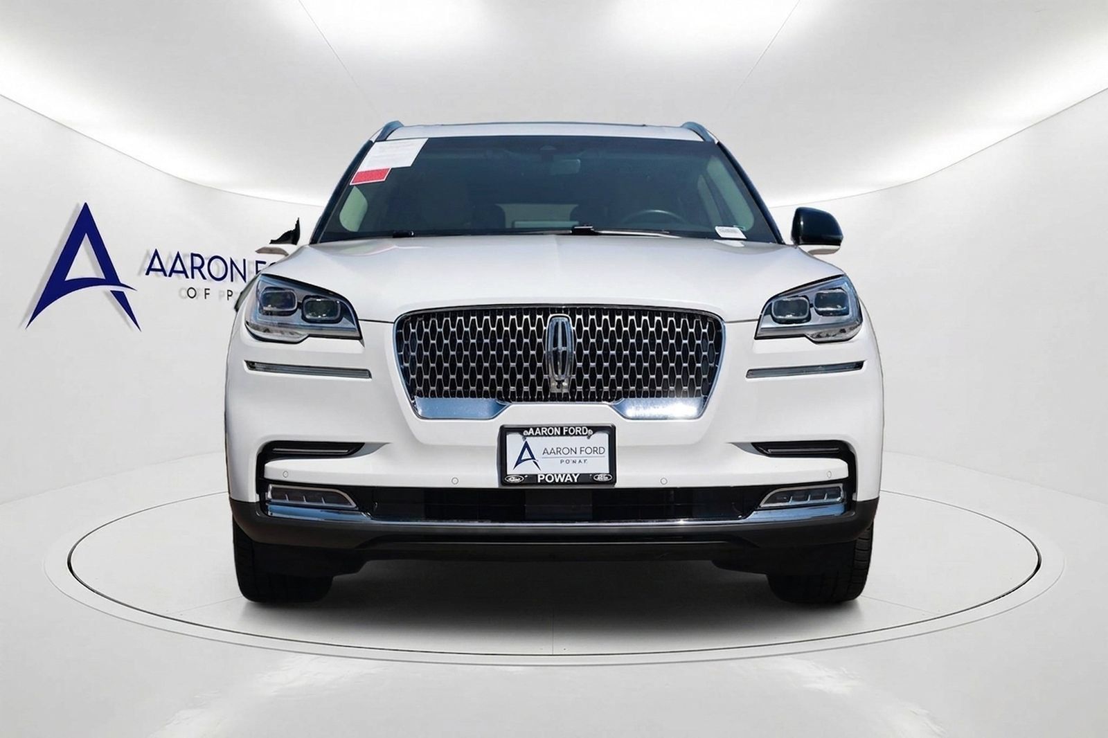 Used 2024 Lincoln Aviator Reserve w/ Equipment Group 201A AWD/4WD image 2