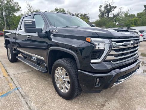 Used 2024 Chevrolet Silverado 2500 High Country w/ Technology Package image 7