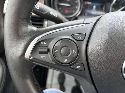 Used 2020 Buick Envision Essence FWD image 23