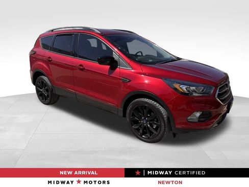 Used 2018 Ford Escape SE w/ SE Sport Appearance Package AWD/4WD image 1