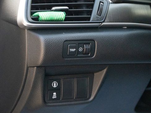 Used 2019 Honda Accord LX image 19