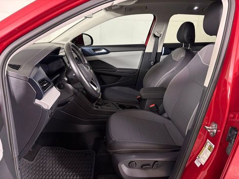 Used 2024 Volkswagen Taos SE w/ Panoramic Sunroof Package image 18