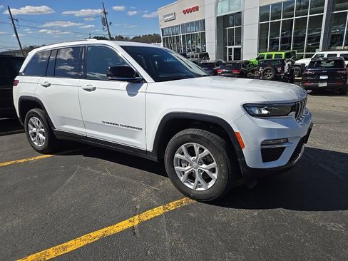 Certified 2023 Jeep Grand Cherokee Limited AWD/4WD image 2