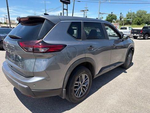 Used 2024 Nissan Rogue S AWD/4WD image 16