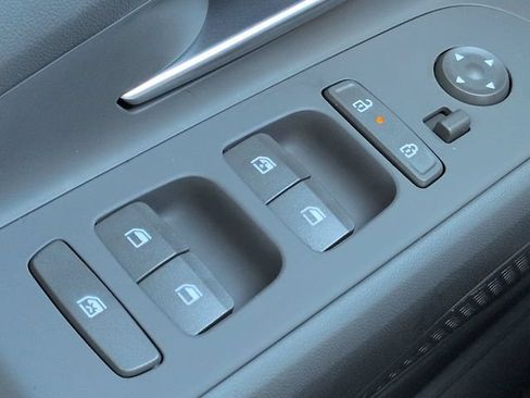 Used 2025 Hyundai Elantra Sport FWD image 21