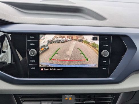 Used 2022 Volkswagen Taos SE image 29