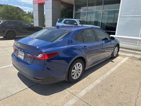 Used 2025 Toyota Camry LE w/ Convenience Package FWD image 2