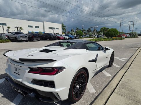 Used 2023 Chevrolet Corvette Z06 RWD image 5