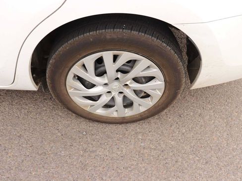 Used 2019 Toyota Corolla LE FWD image 9