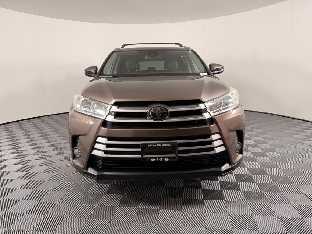 Used 2018 Toyota Highlander AWD V6 image 3
