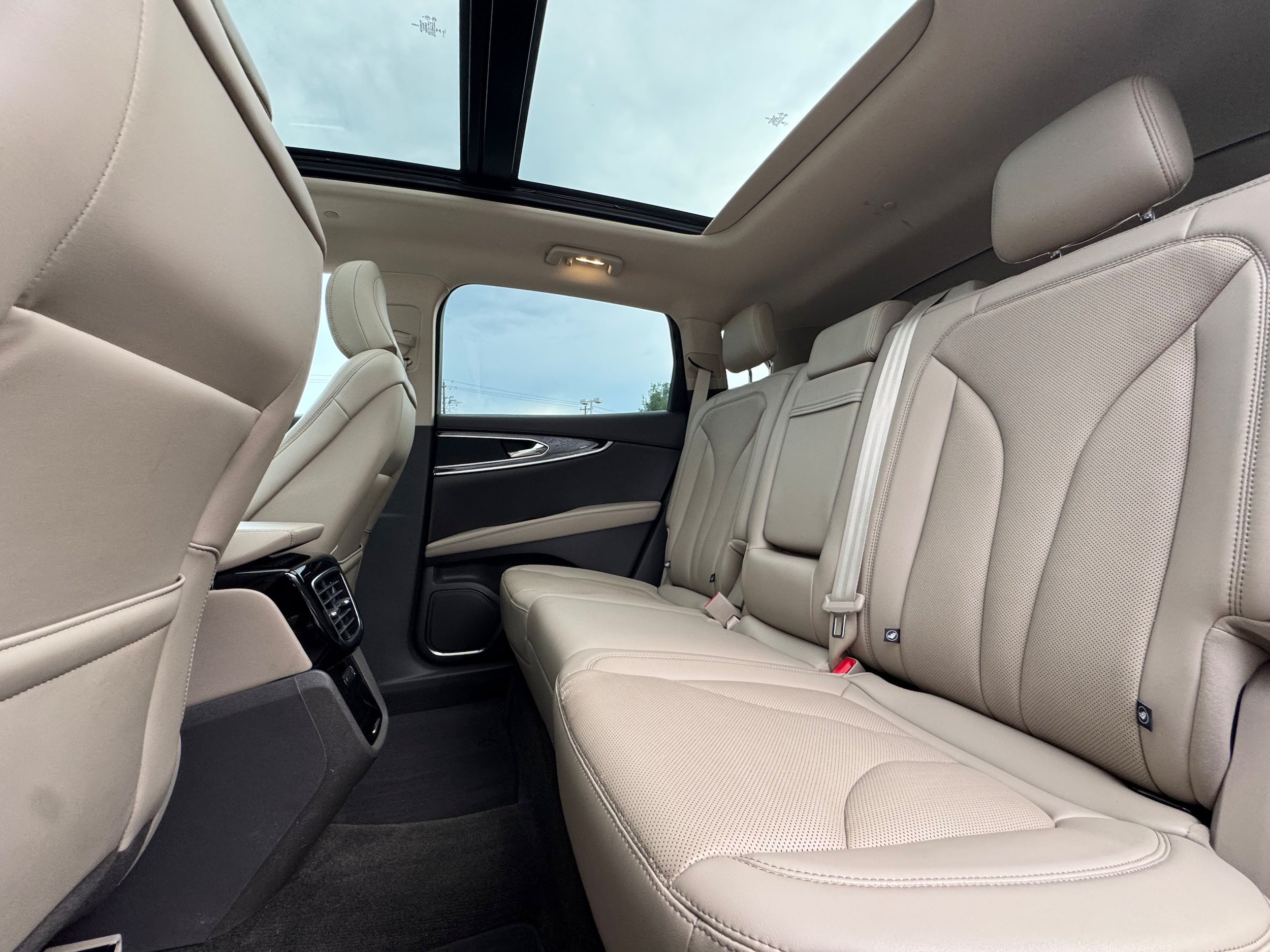 Used 2023 Lincoln Nautilus Reserve AWD/4WD image 12