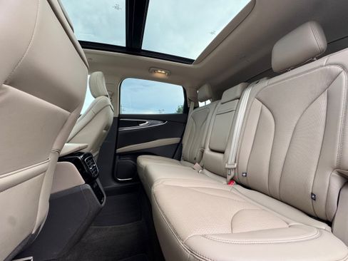 Used 2023 Lincoln Nautilus Reserve AWD/4WD image 12
