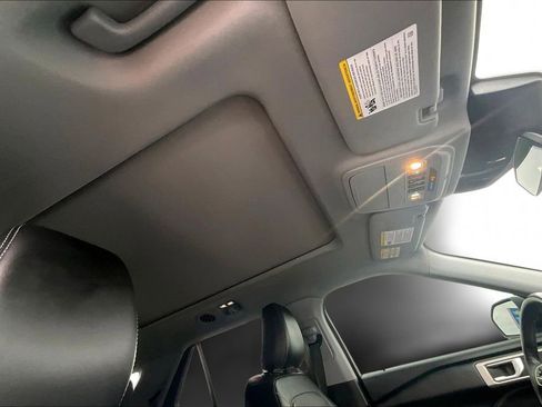 Used 2021 Ford Explorer XLT w/ Equipment Group 202A image 29