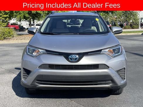 Used 2018 Toyota RAV4 LE AWD/4WD image 8