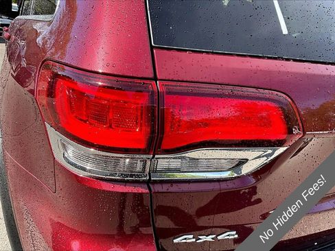 Used 2020 Jeep Grand Cherokee Laredo AWD/4WD image 26
