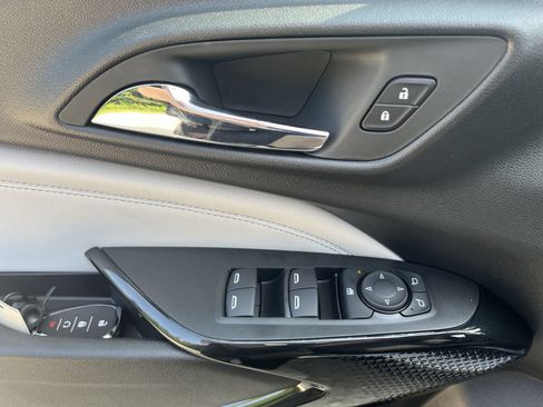New 2026 Chevrolet Trax LT w/ Midnight Edition FWD image 16