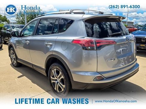 Used 2016 Toyota RAV4 LE FWD image 3