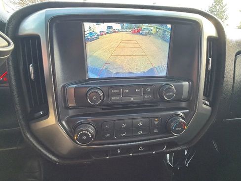 Used 2018 Chevrolet Silverado 1500 LT w/ Trailering Package AWD/4WD image 15